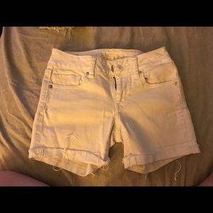 American Eagle white shorts size 00